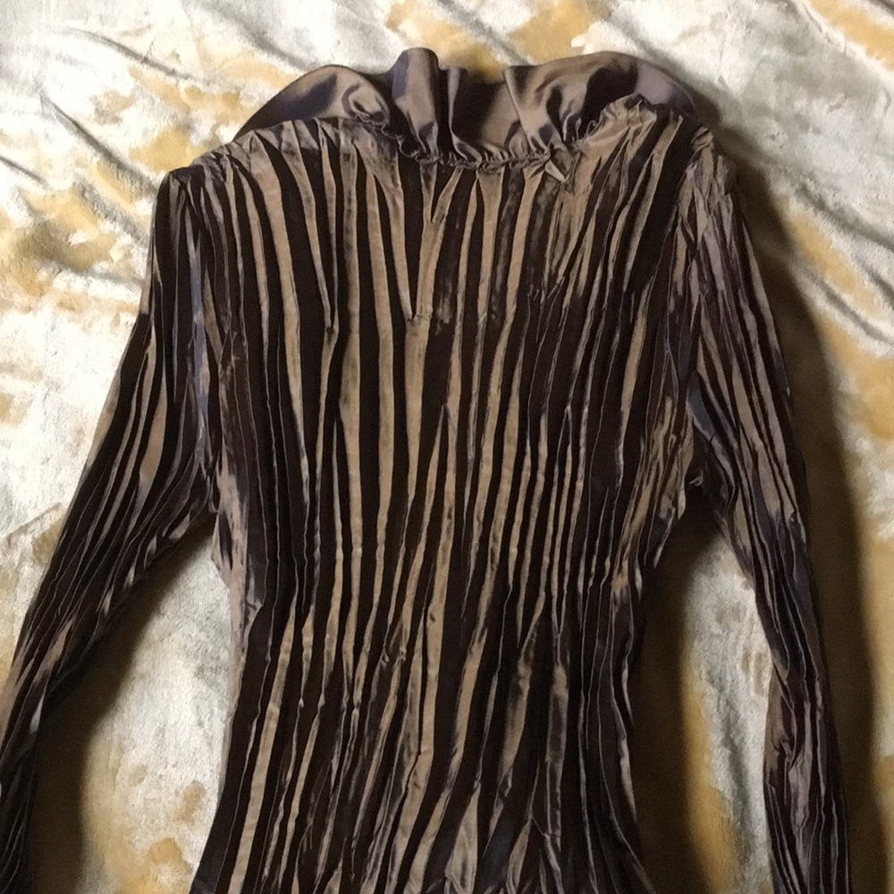 Romantic Ruffled Top - Picture 10 of 10